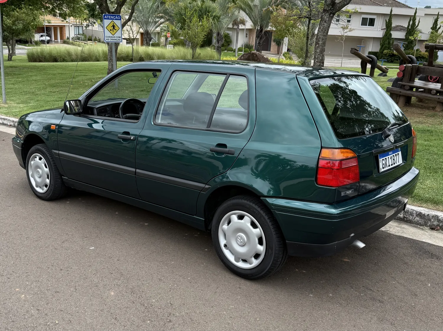 avv-volkswagen-golf-venda-3ece930-imagem-003