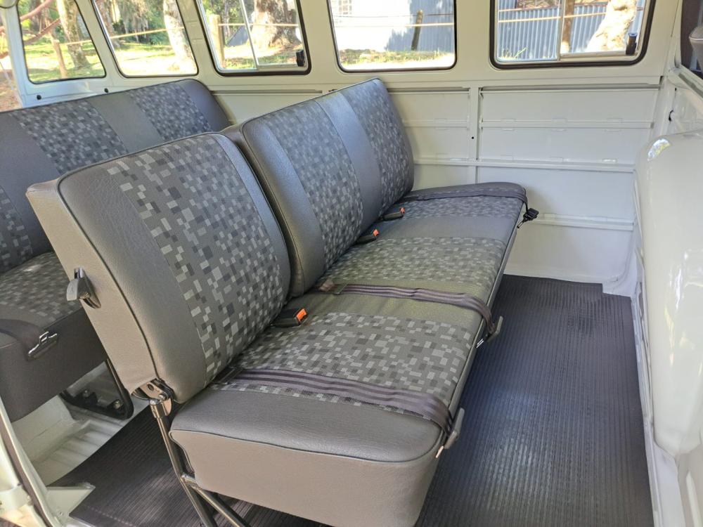 Kombi - Foto #5 do anúncio à venda de Carro clássico