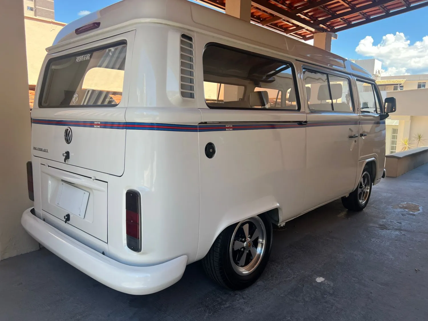 Kombi - Foto #4 do anúncio à venda de Carro clássico