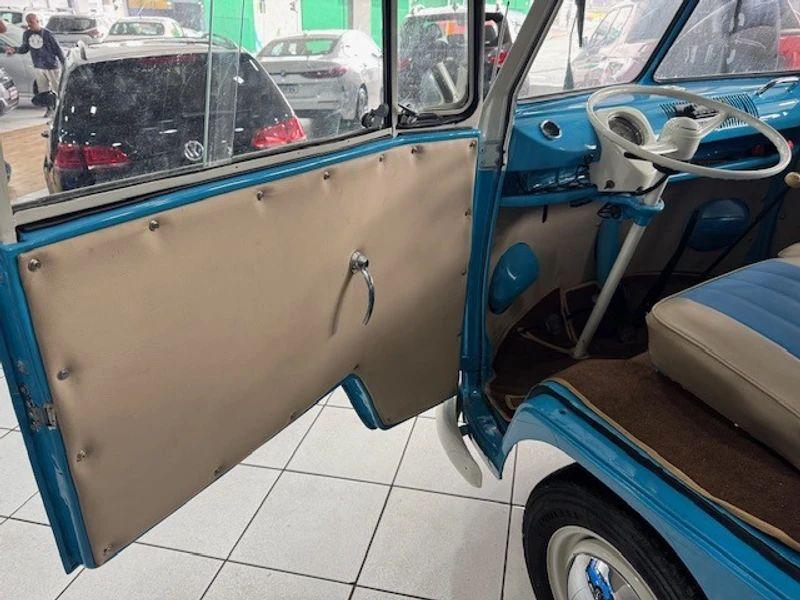 Kombi - Foto #11 do anúncio à venda de Carro clássico