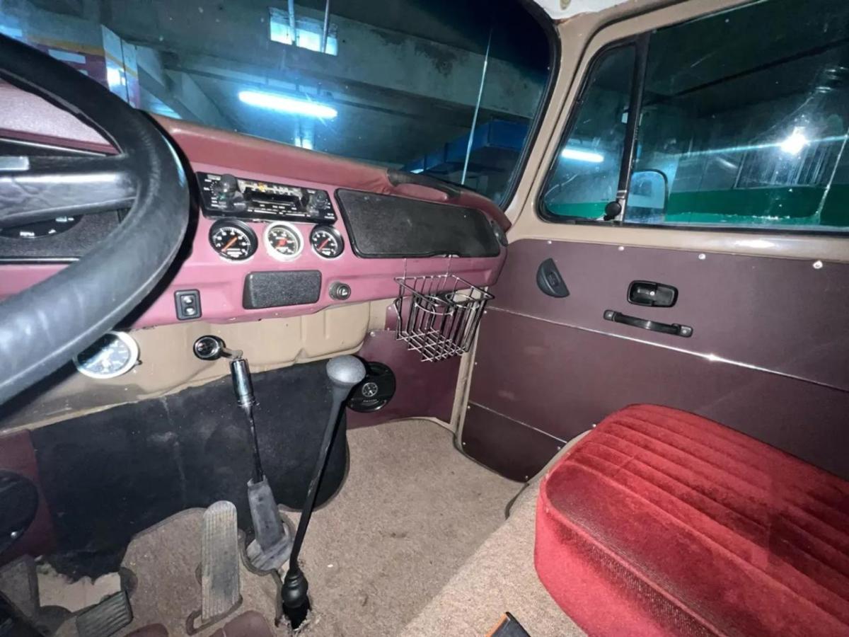 Kombi - Foto #6 do anúncio à venda de Carro clássico