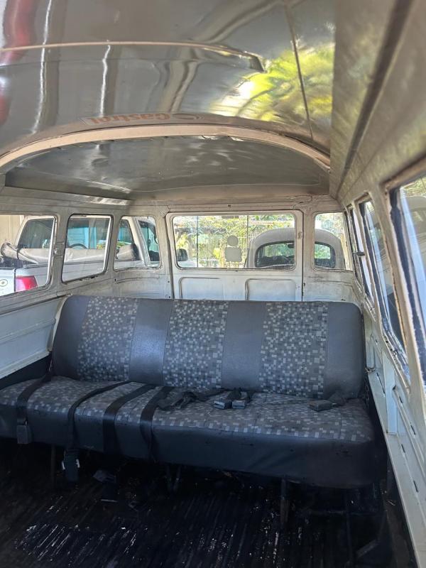 Kombi - Foto #6 do anúncio à venda de Carro clássico