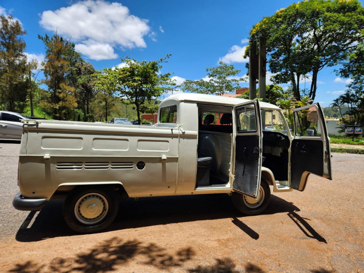 Kombi - Foto #8 do anúncio à venda de Carro clássico