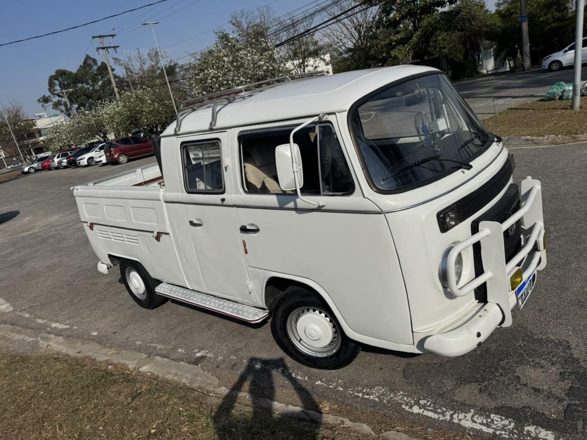 Kombi - Foto #2 do anúncio à venda de Carro clássico