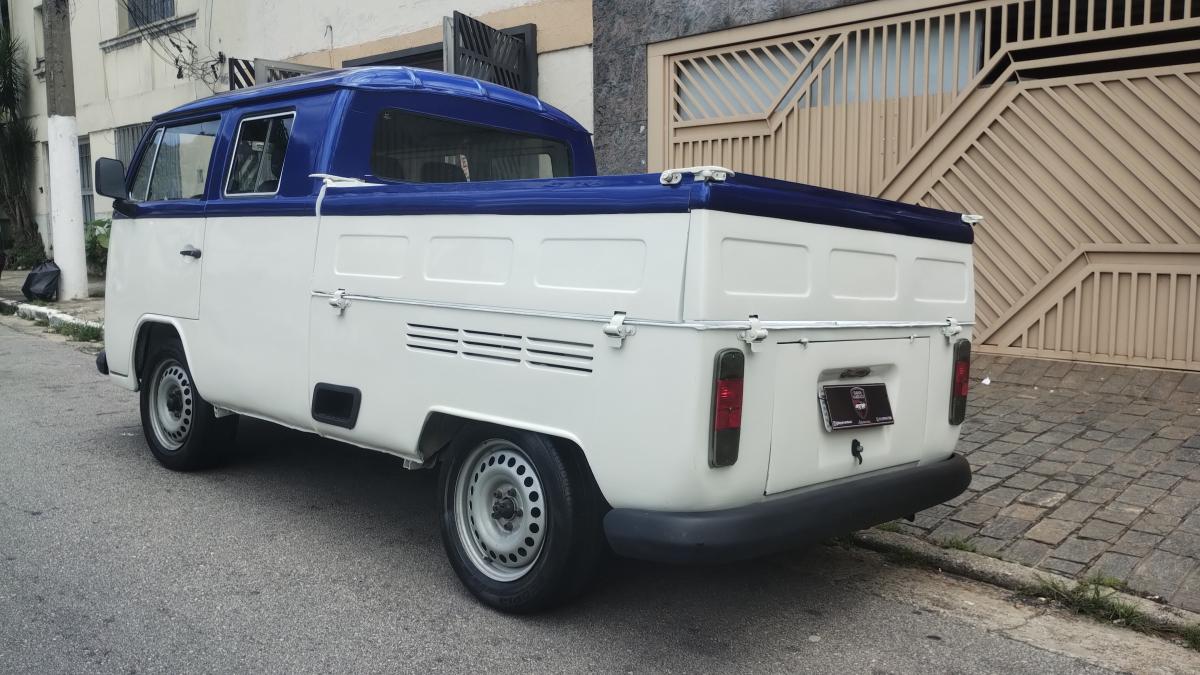 Kombi - Foto #2 do anúncio à venda de Carro clássico
