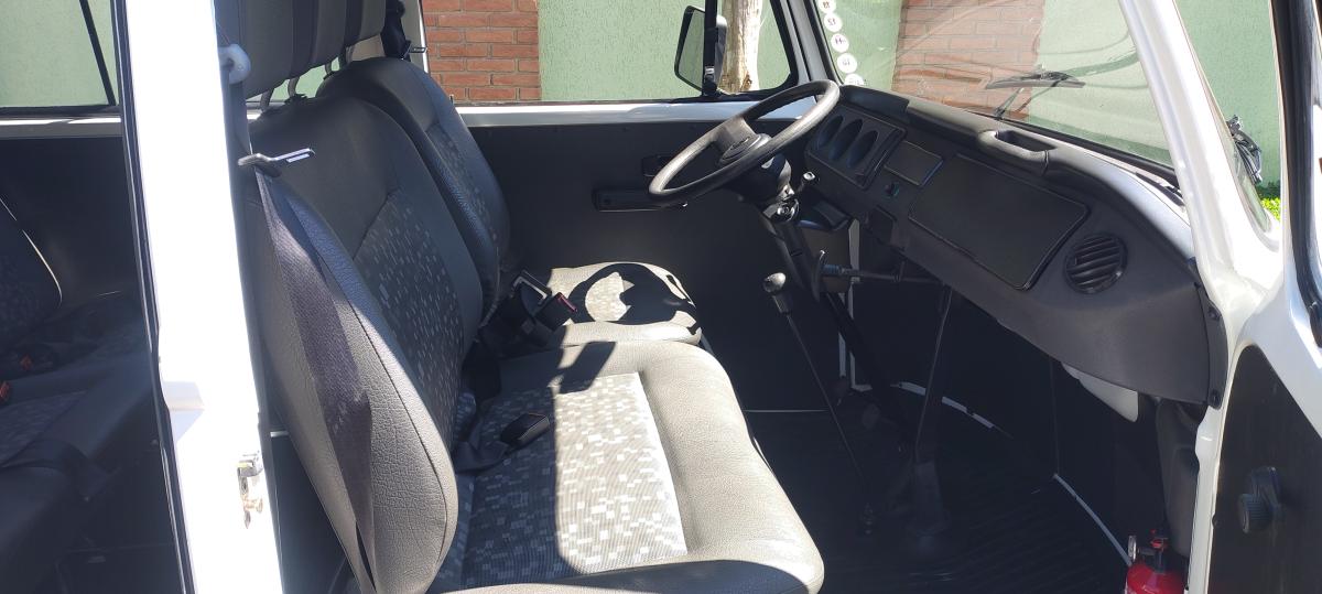 Kombi - Foto #8 do anúncio à venda de Carro clássico