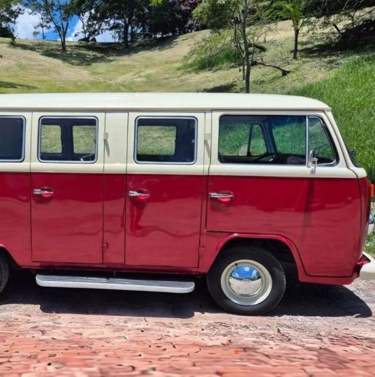 Kombi - Foto #4 do anúncio à venda de Carro clássico