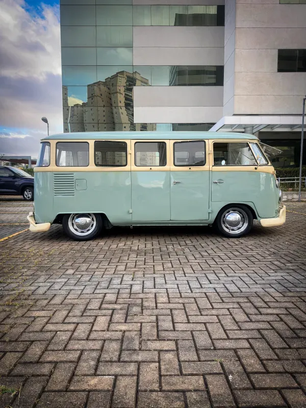 Kombi - Foto #17 do anúncio à venda de Carro clássico