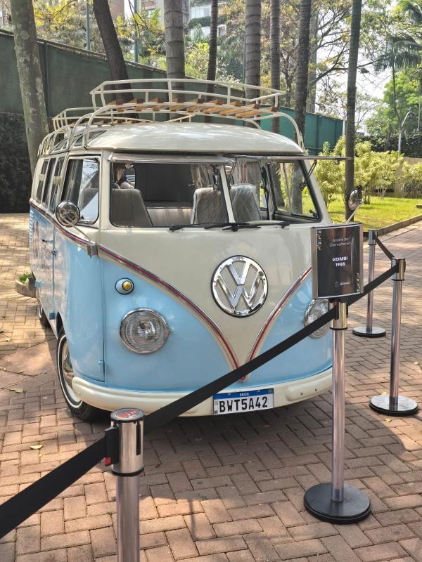 Kombi - Foto #11 do anúncio à venda de Carro clássico