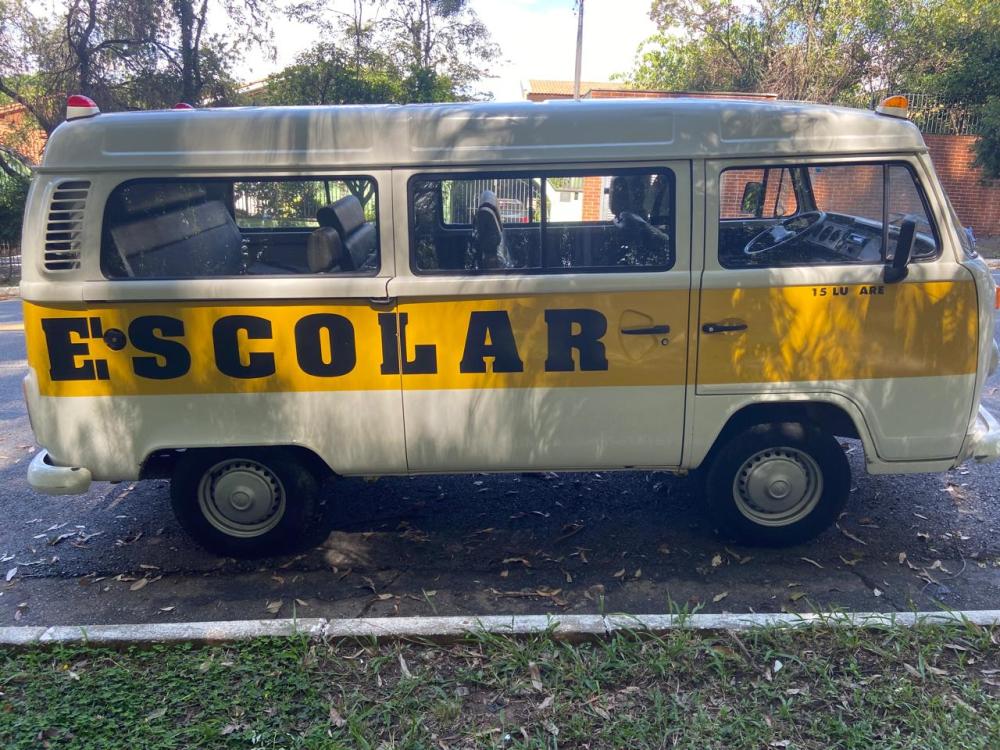 Kombi - Foto #4 do anúncio à venda de Carro clássico
