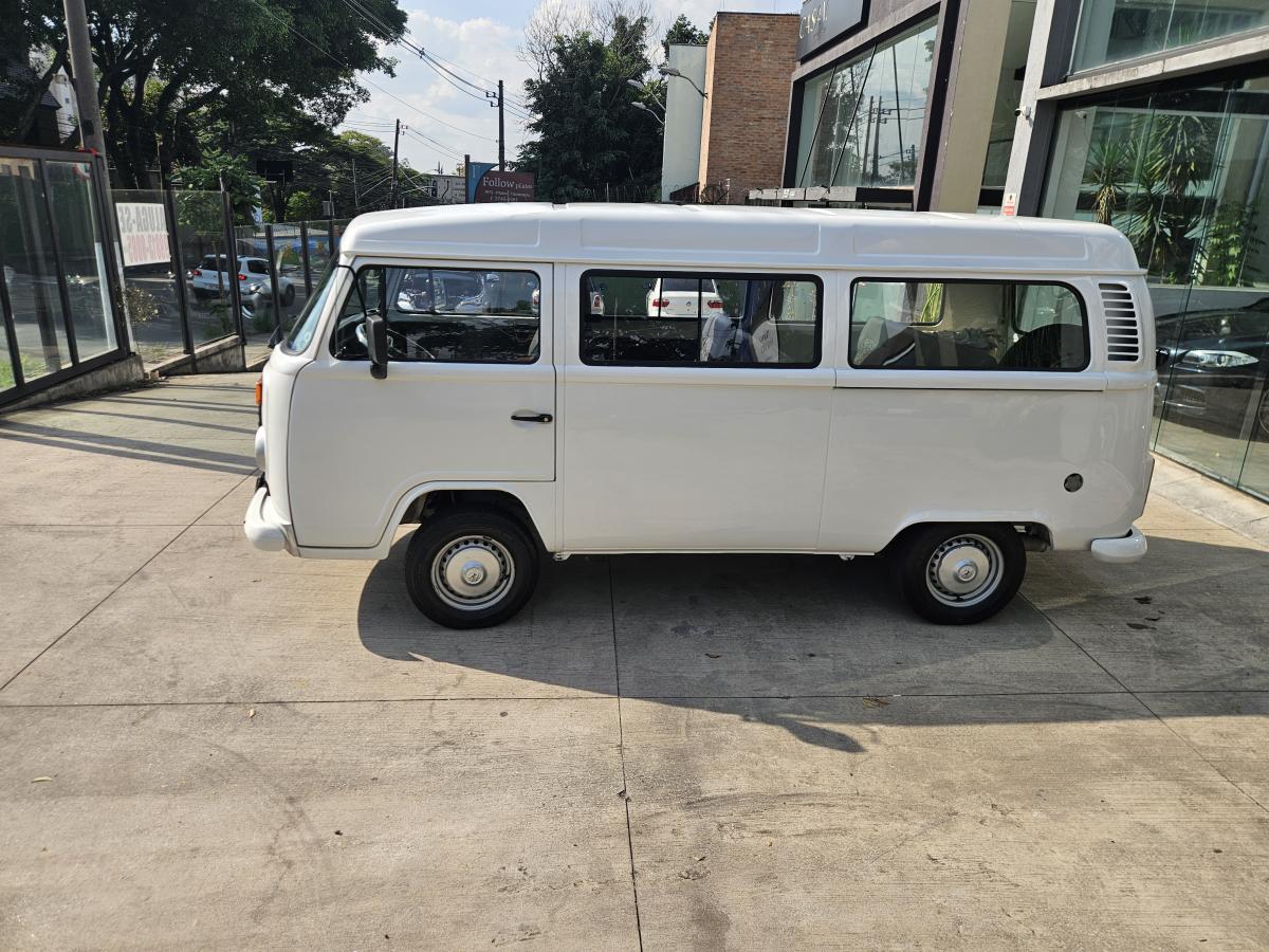 Kombi - Foto #8 do anúncio à venda de Carro clássico
