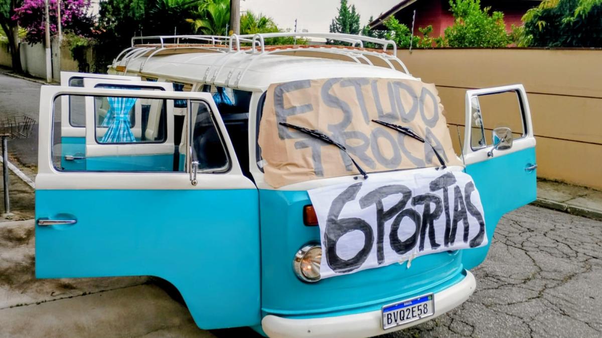 Kombi - Foto #3 do anúncio à venda de Carro clássico