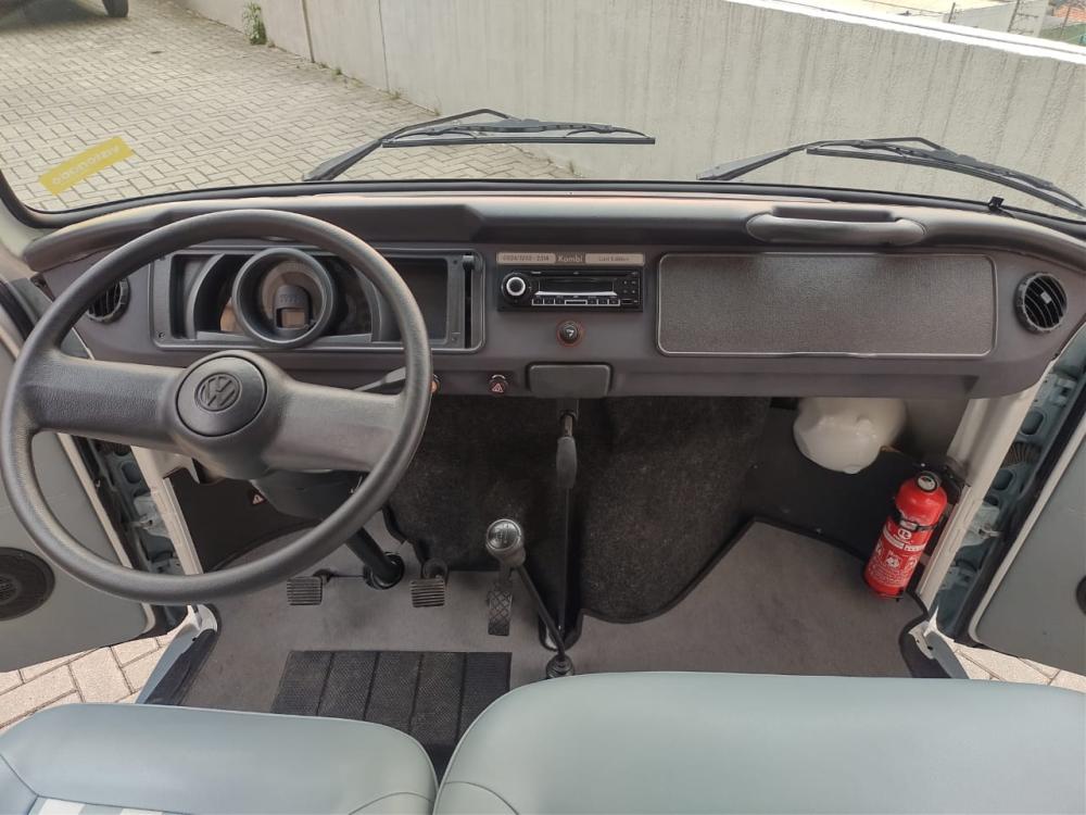 Kombi - Foto #15 do anúncio à venda de Carro clássico
