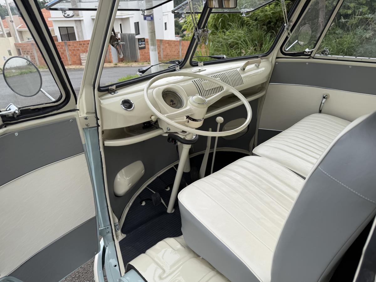 Kombi - Foto #10 do anúncio à venda de Carro clássico