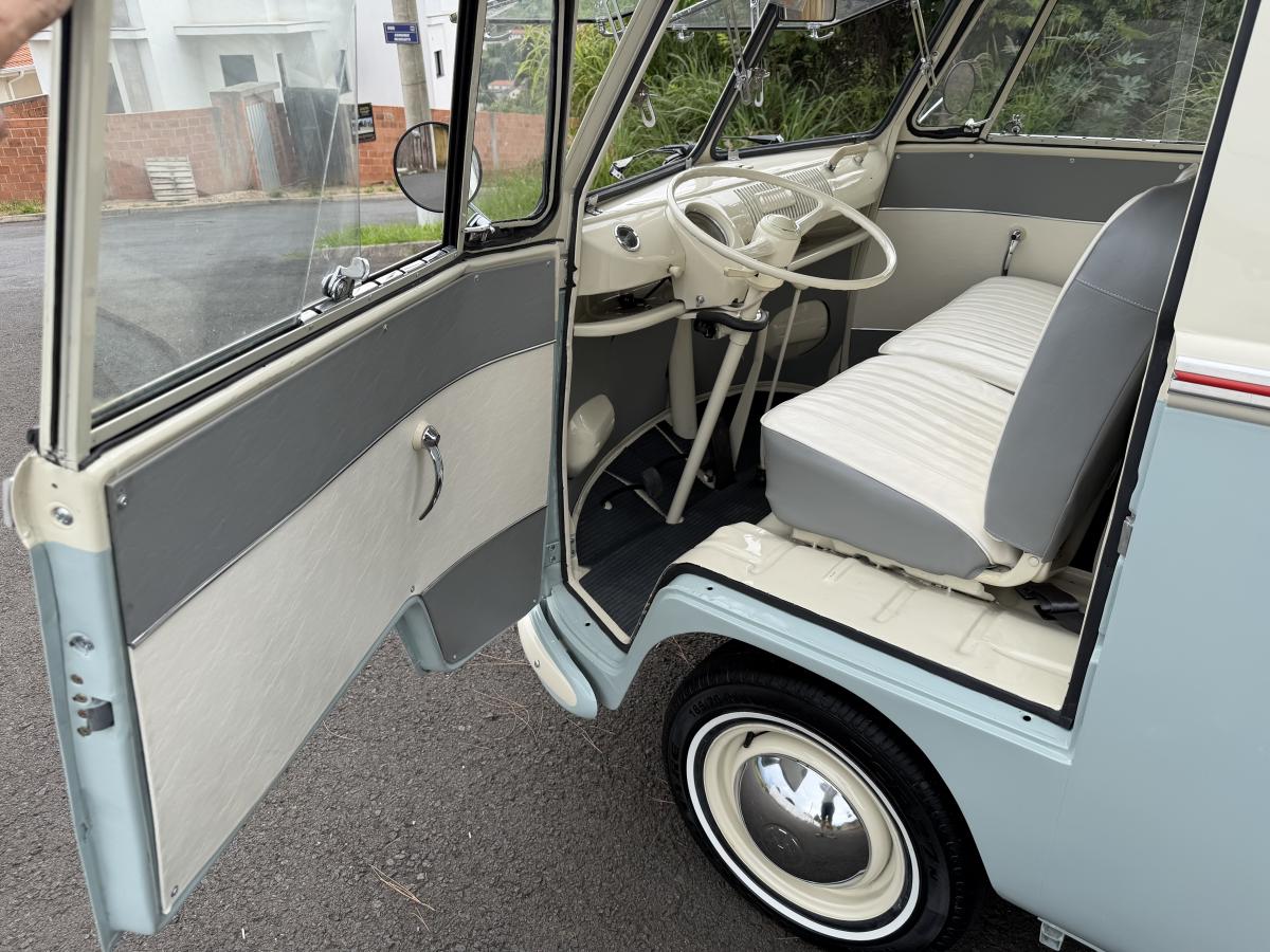Kombi - Foto #14 do anúncio à venda de Carro clássico