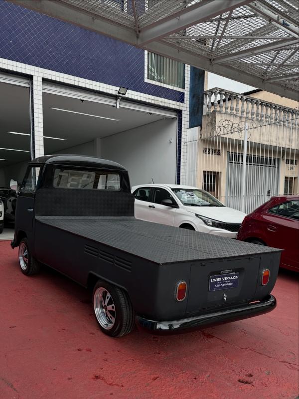 Kombi - Foto #3 do anúncio à venda de Carro clássico
