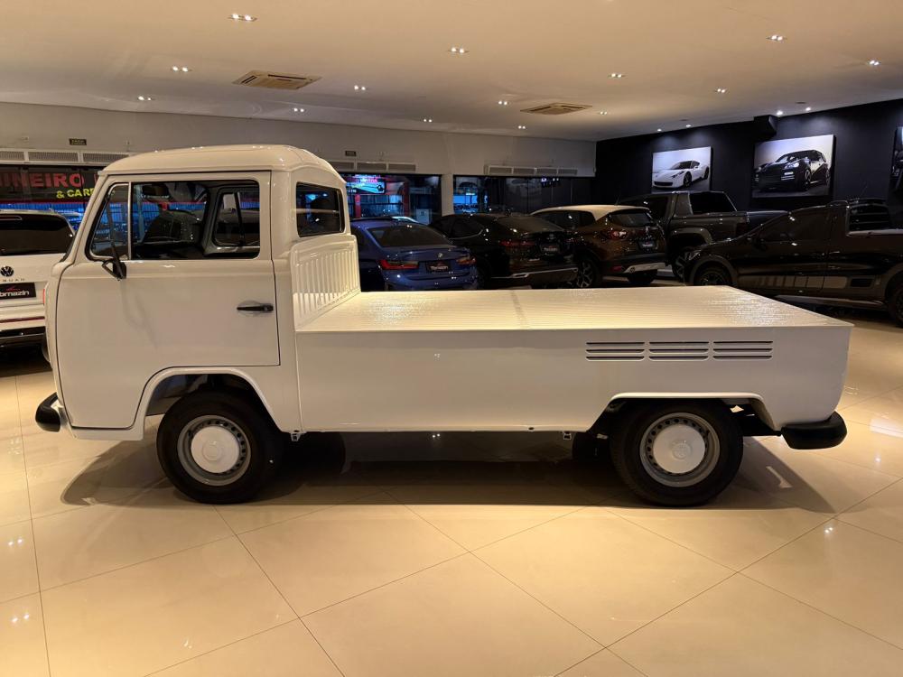 Kombi - Foto #3 do anúncio à venda de Carro clássico
