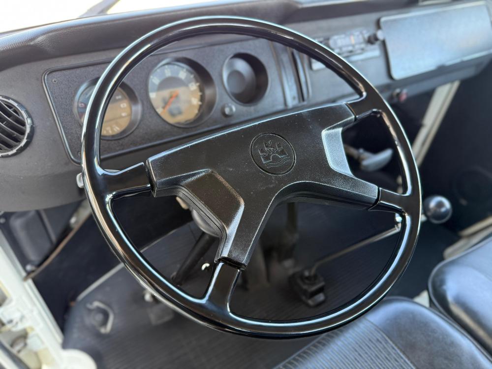 Kombi - Foto #6 do anúncio à venda de Carro clássico