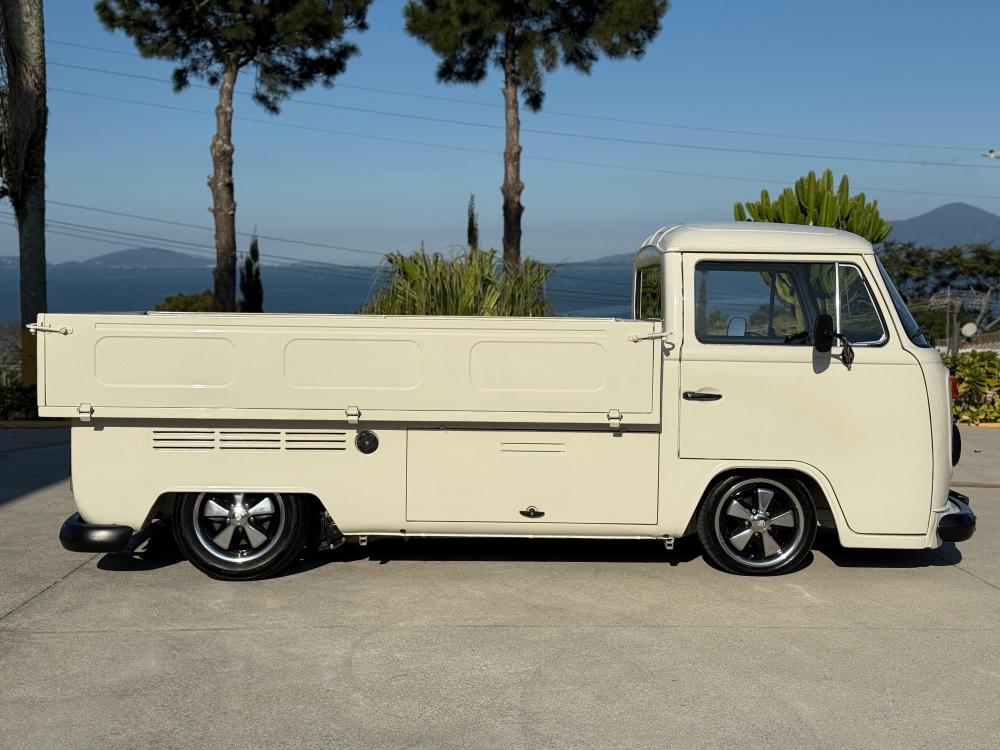 Kombi - Foto #8 do anúncio à venda de Carro clássico