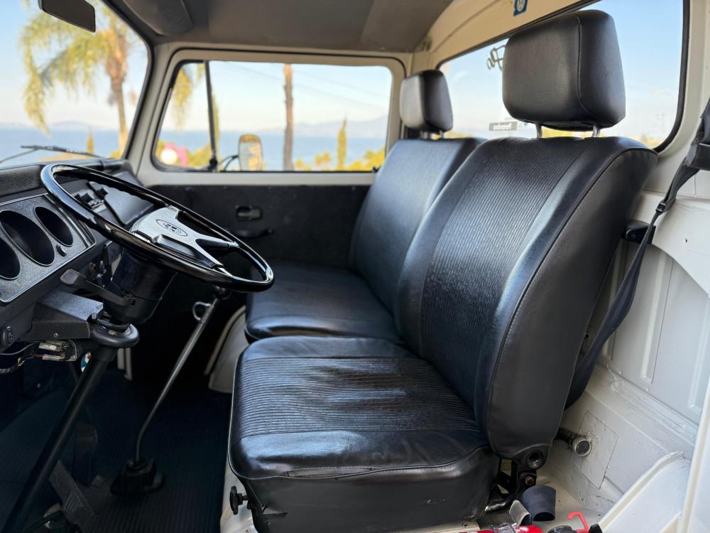 Kombi - Foto #16 do anúncio à venda de Carro clássico