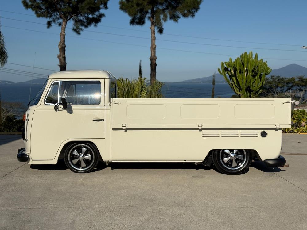 Kombi - Foto #18 do anúncio à venda de Carro clássico