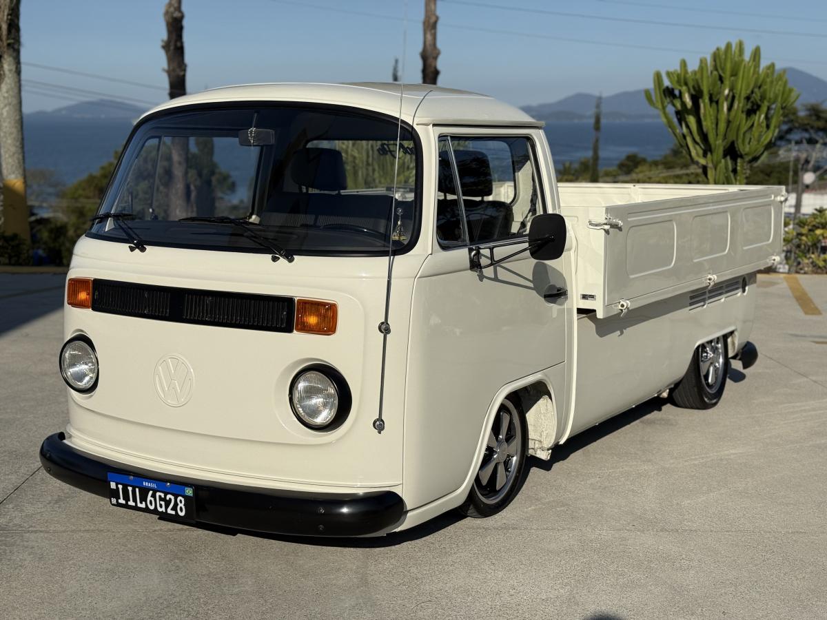 Kombi - Foto #25 do anúncio à venda de Carro clássico