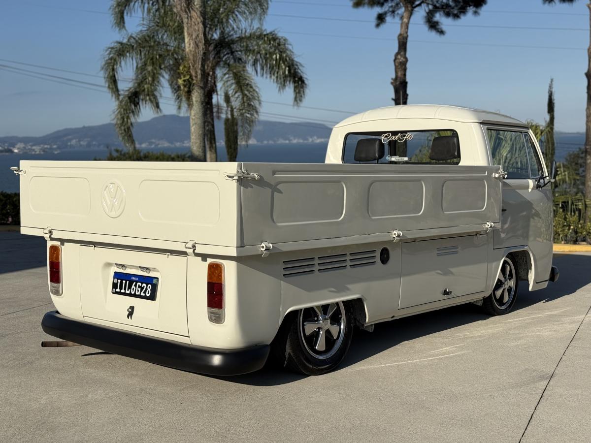 Kombi - Foto #32 do anúncio à venda de Carro clássico