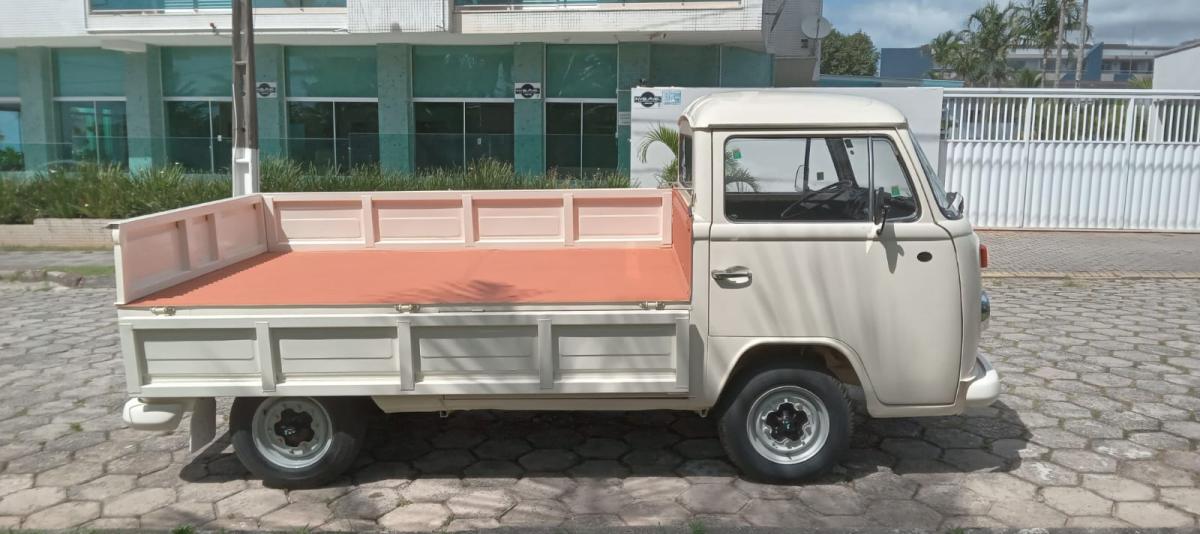 Kombi - Foto #8 do anúncio à venda de Carro clássico