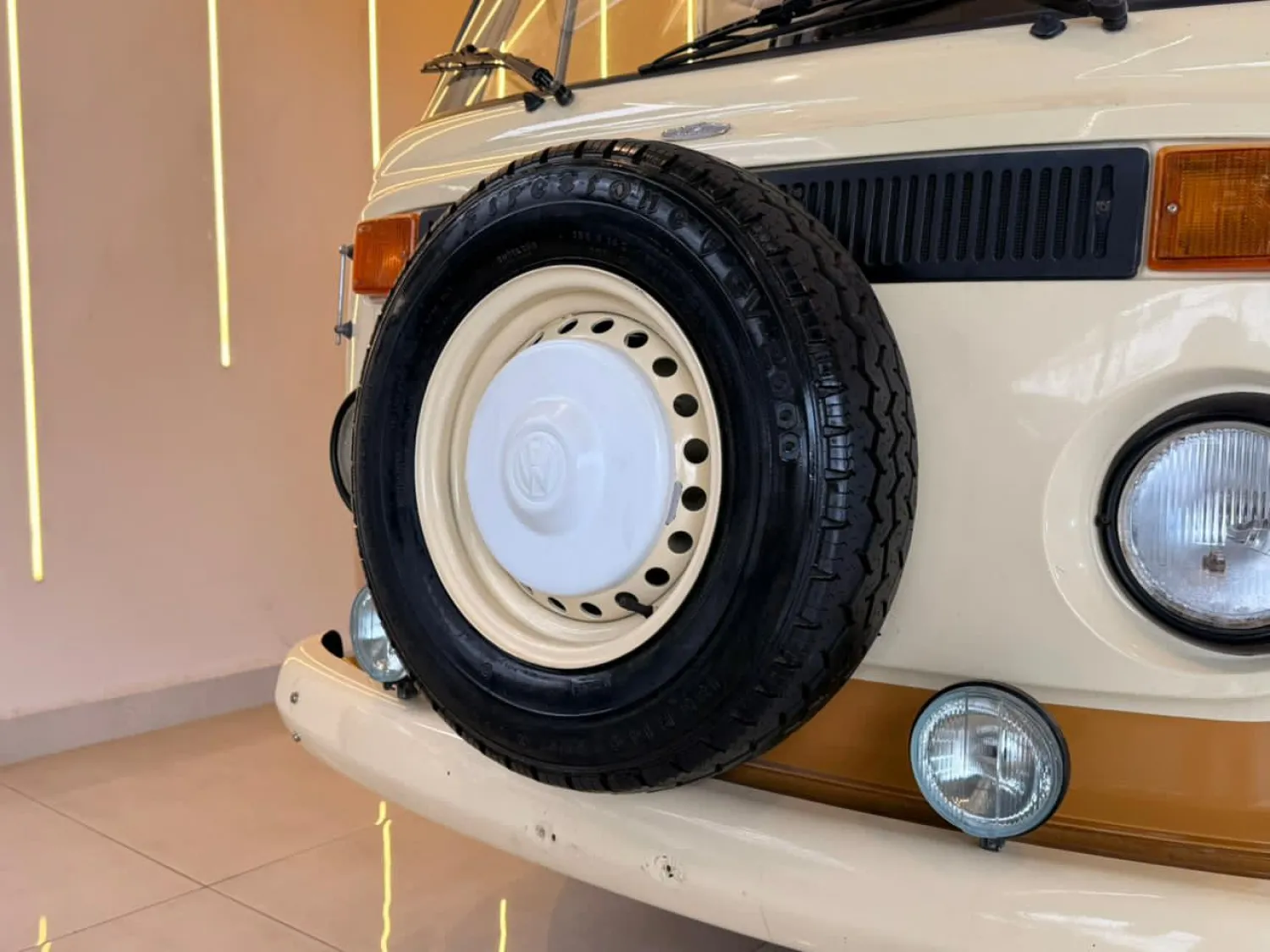 Kombi - Foto #20 do anúncio à venda de Carro clássico