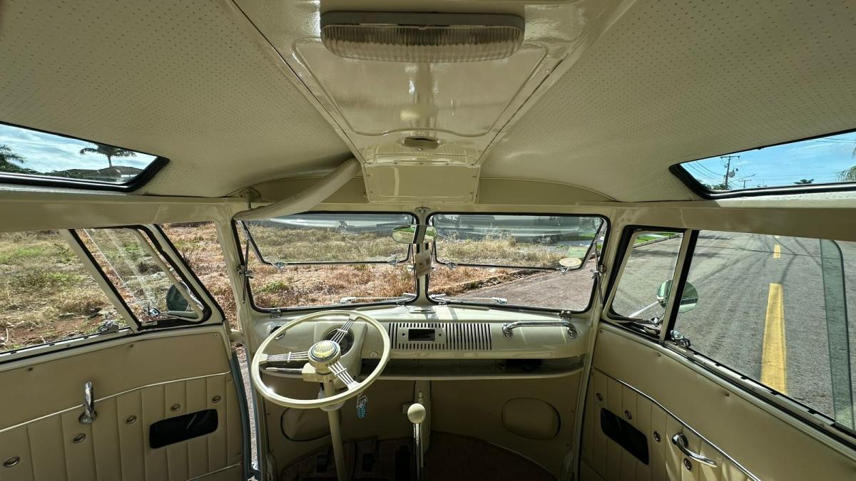 Kombi - Foto #6 do anúncio à venda de Carro clássico