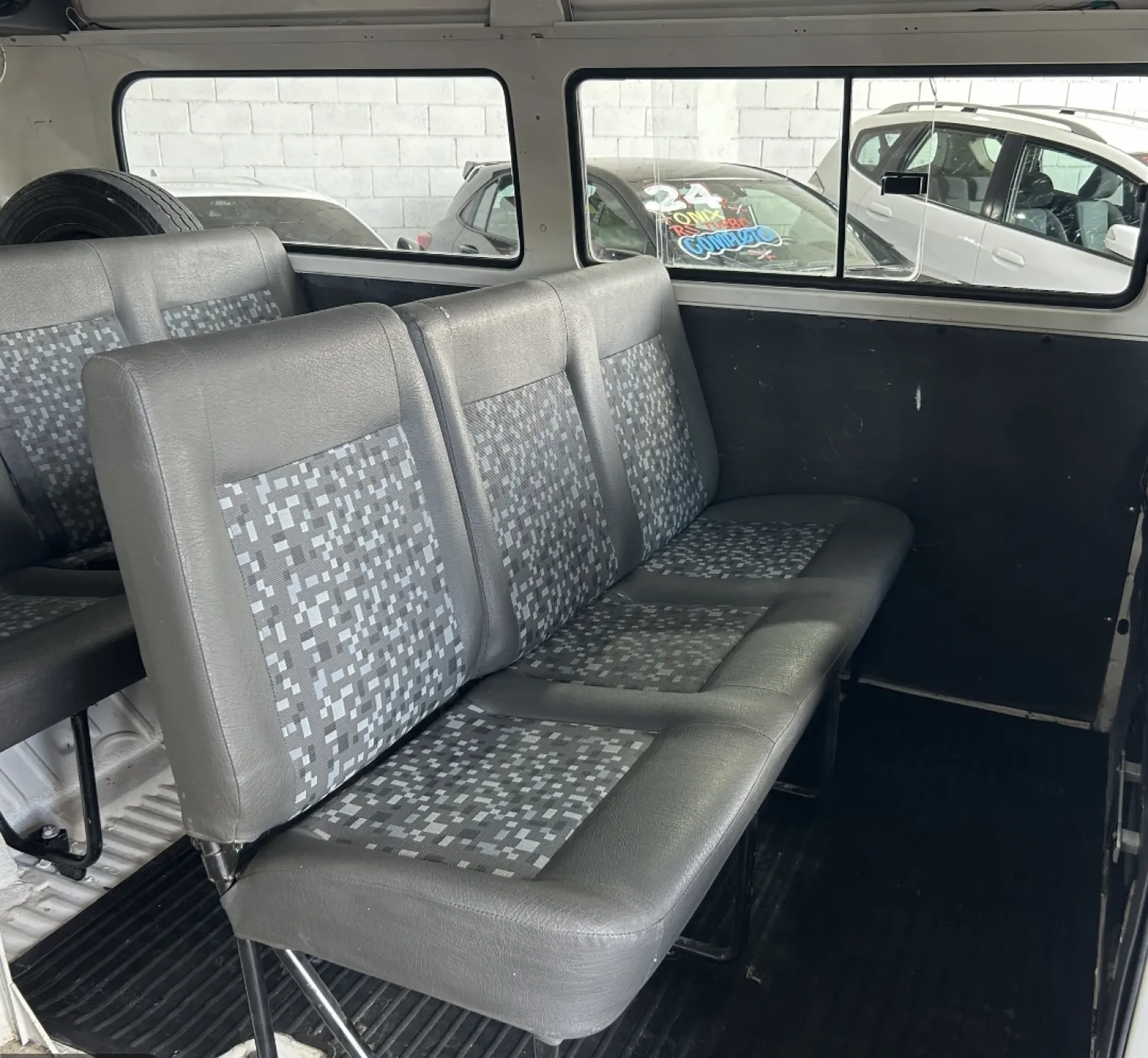 Kombi - Foto #2 do anúncio à venda de Carro clássico