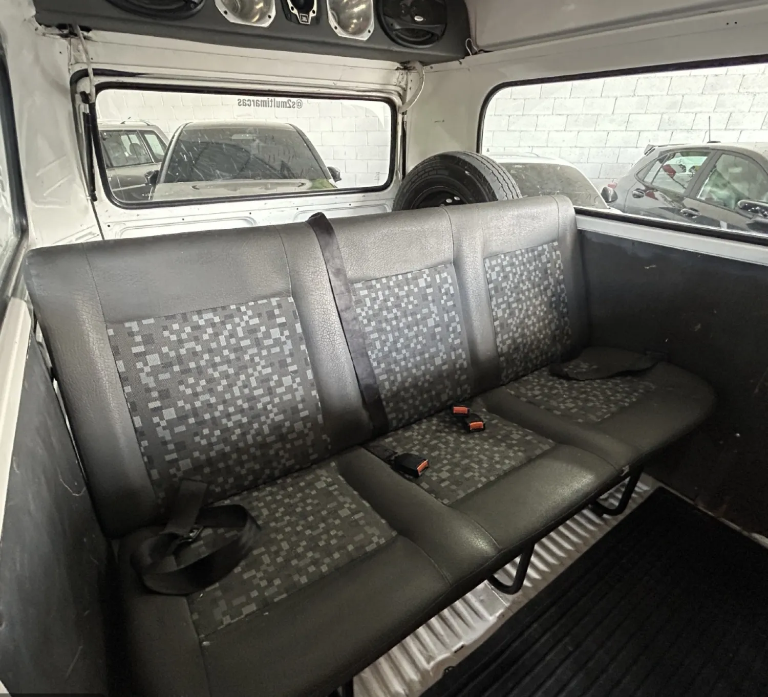 Kombi - Foto #4 do anúncio à venda de Carro clássico