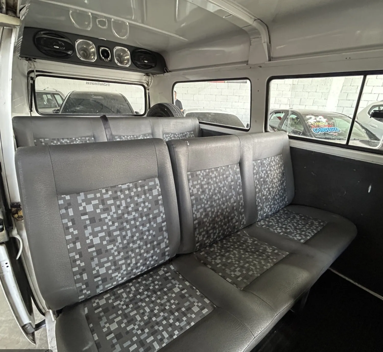 Kombi - Foto #8 do anúncio à venda de Carro clássico