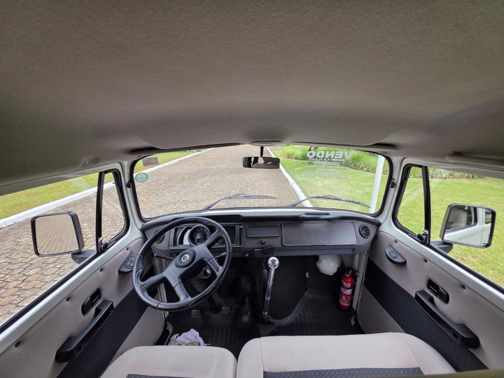 Kombi - Foto #4 do anúncio à venda de Carro clássico