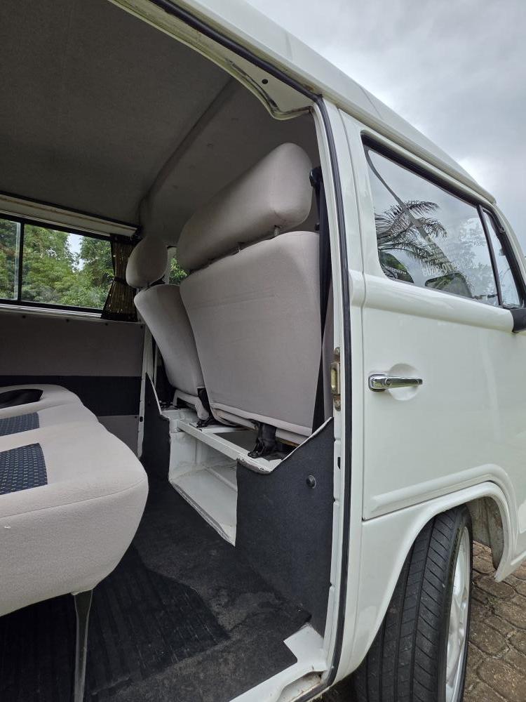 Kombi - Foto #30 do anúncio à venda de Carro clássico