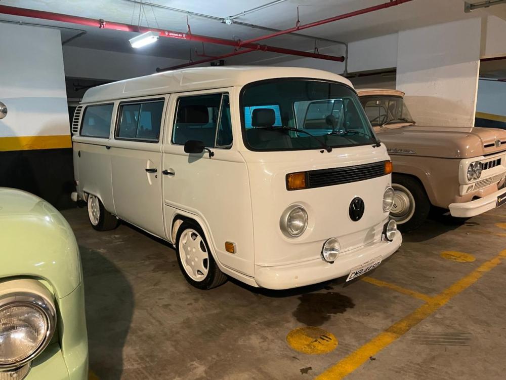 Kombi - Foto #3 do anúncio à venda de Carro clássico