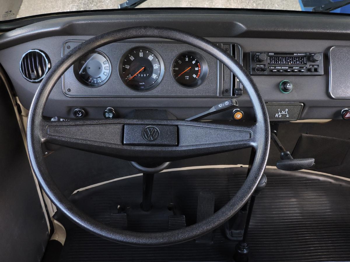 Kombi - Foto #17 do anúncio à venda de Carro clássico