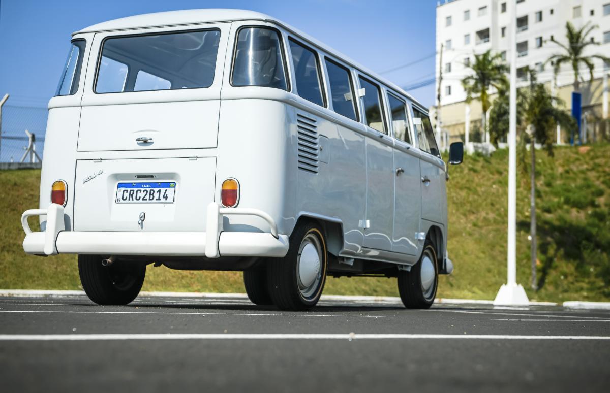 Kombi - Foto #12 do anúncio à venda de Carro clássico