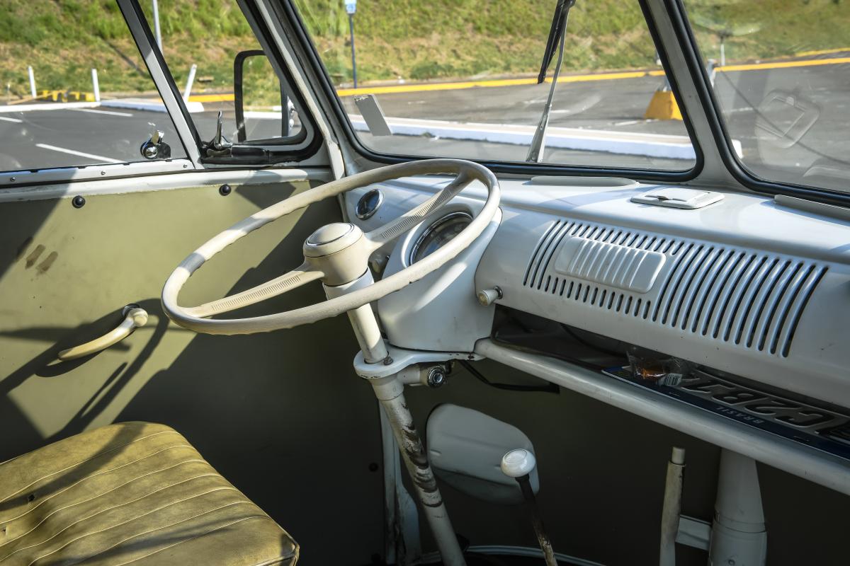 Kombi - Foto #15 do anúncio à venda de Carro clássico