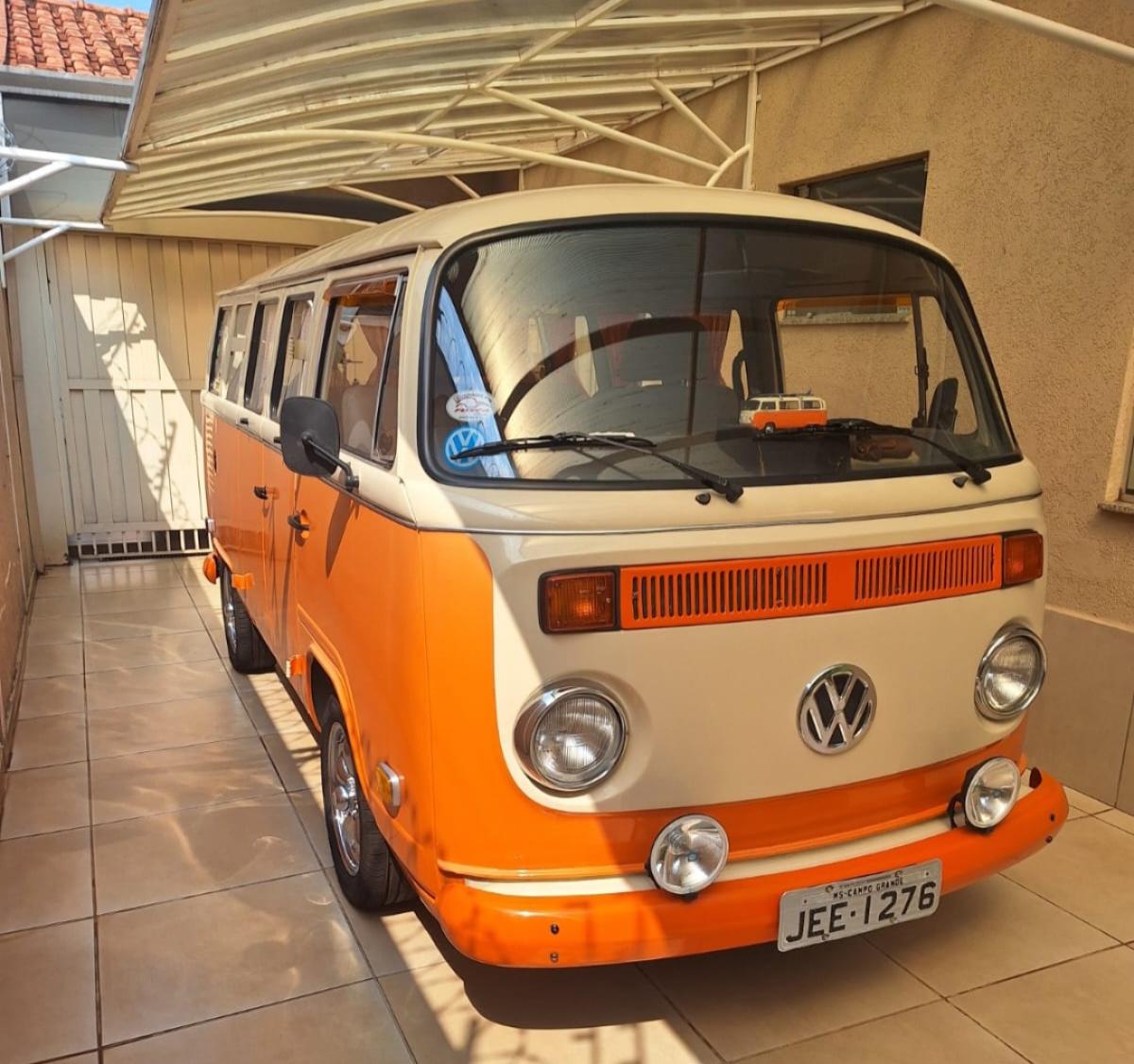 Kombi - Foto #5 do anúncio à venda de Carro clássico