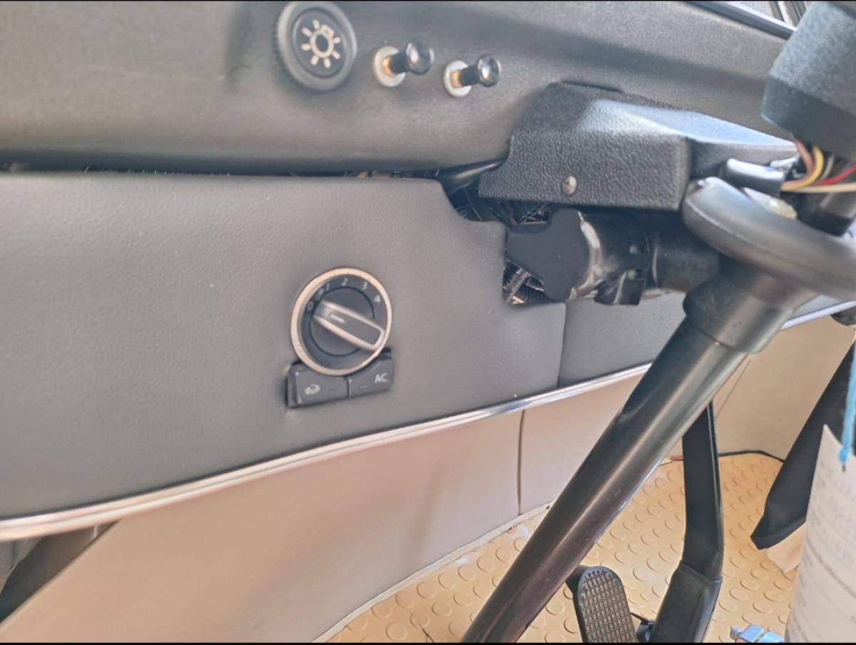 Kombi - Foto #6 do anúncio à venda de Carro clássico