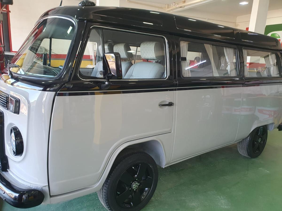 Kombi - Foto #7 do anúncio à venda de Carro clássico