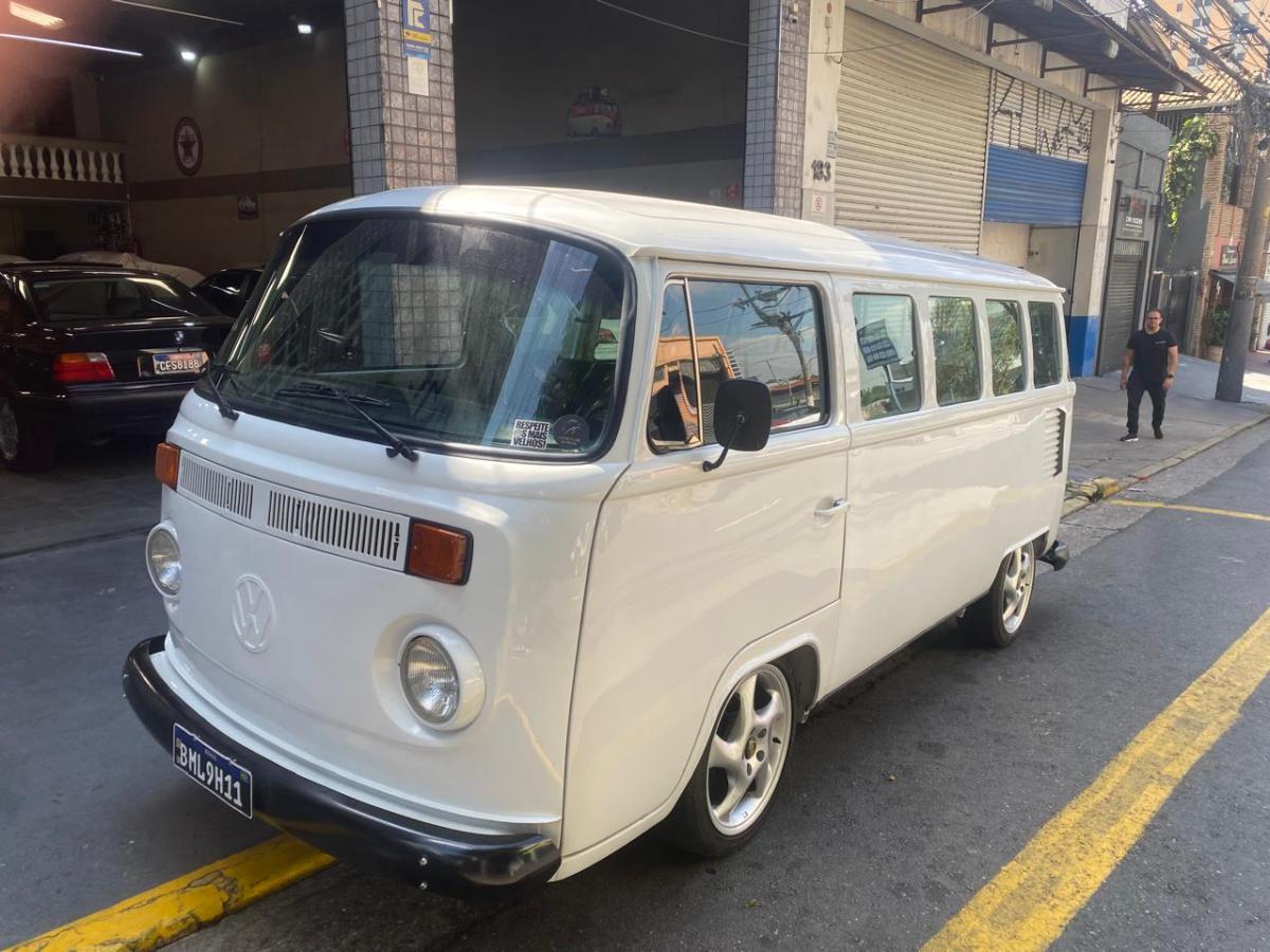 Kombi - Foto #4 do anúncio à venda de Carro clássico