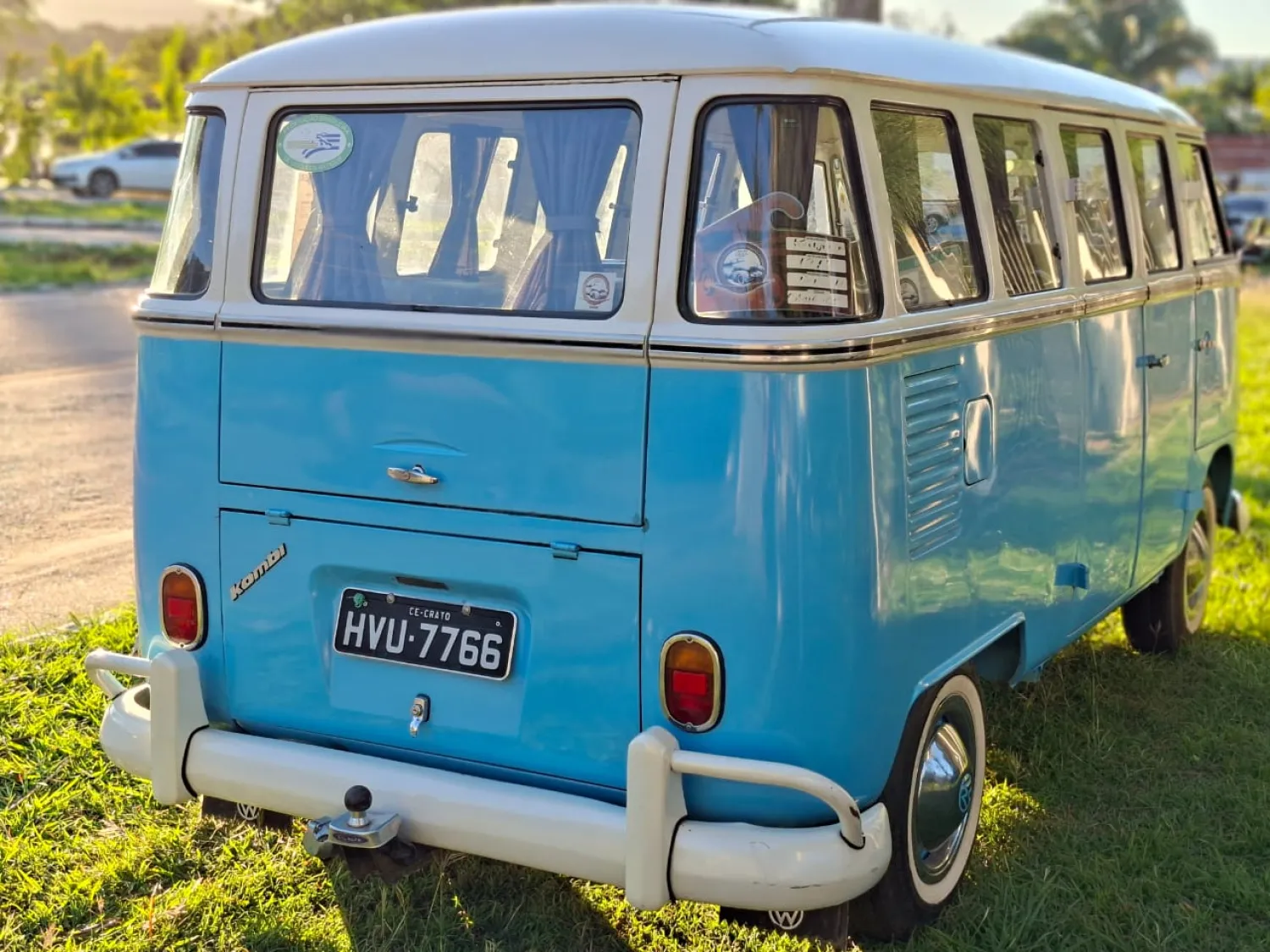 Kombi - Foto #4 do anúncio à venda de Carro clássico