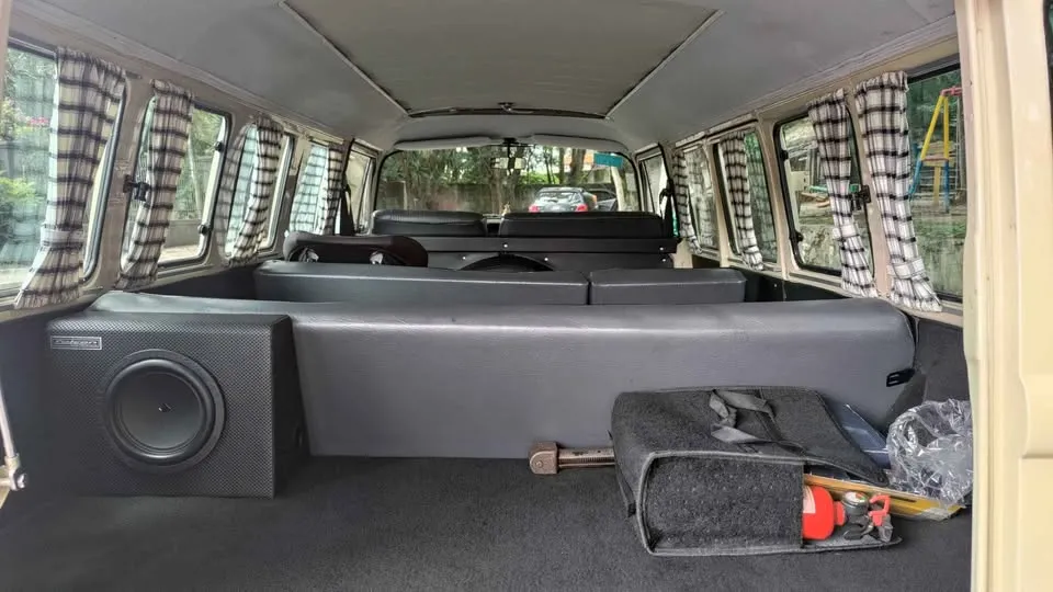 Kombi - Foto #12 do anúncio à venda de Carro clássico