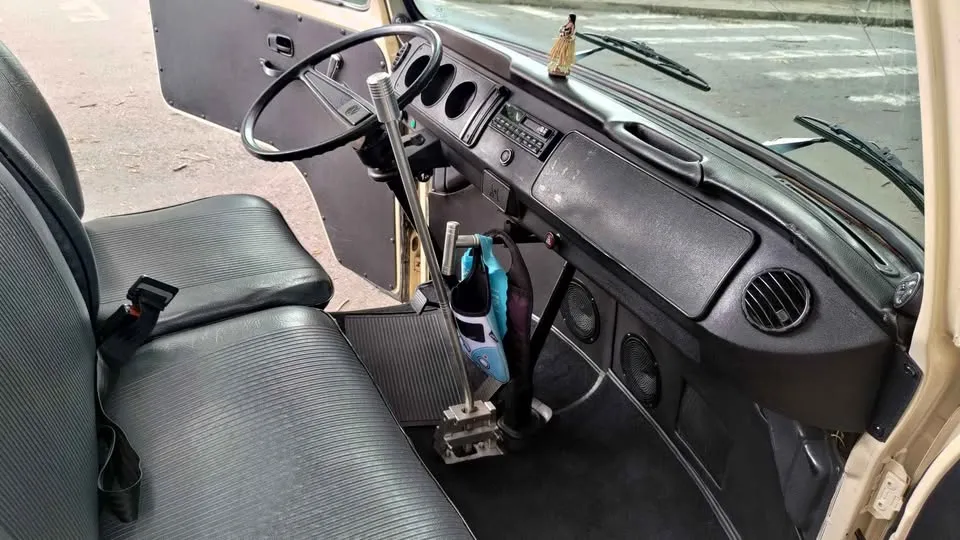 Kombi - Foto #13 do anúncio à venda de Carro clássico