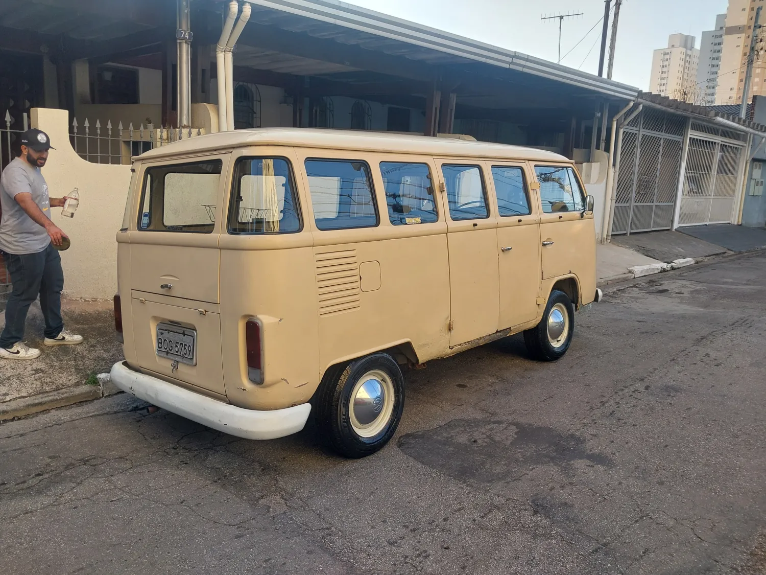 Kombi - Foto #4 do anúncio à venda de Carro clássico
