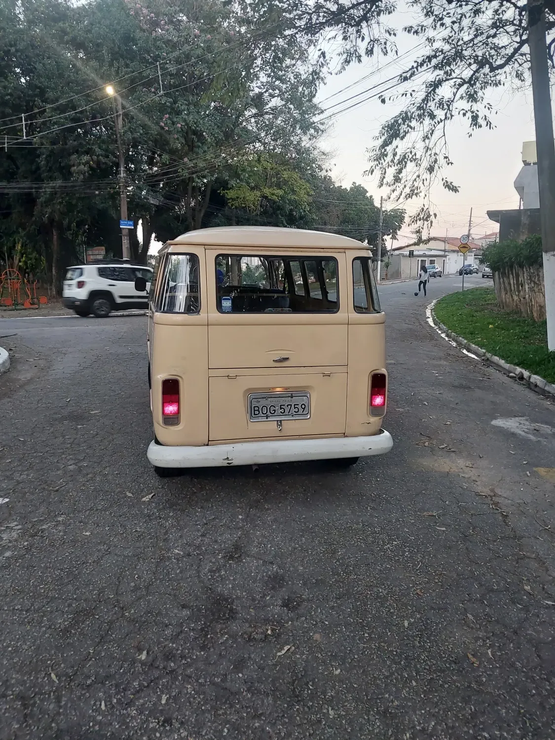 Kombi - Foto #6 do anúncio à venda de Carro clássico