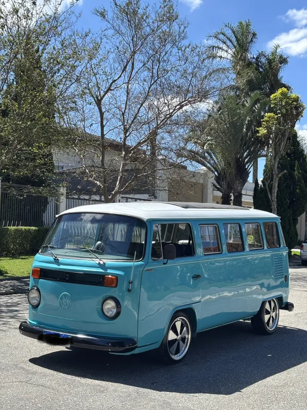 Kombi - Foto #2 do anúncio à venda de Carro clássico
