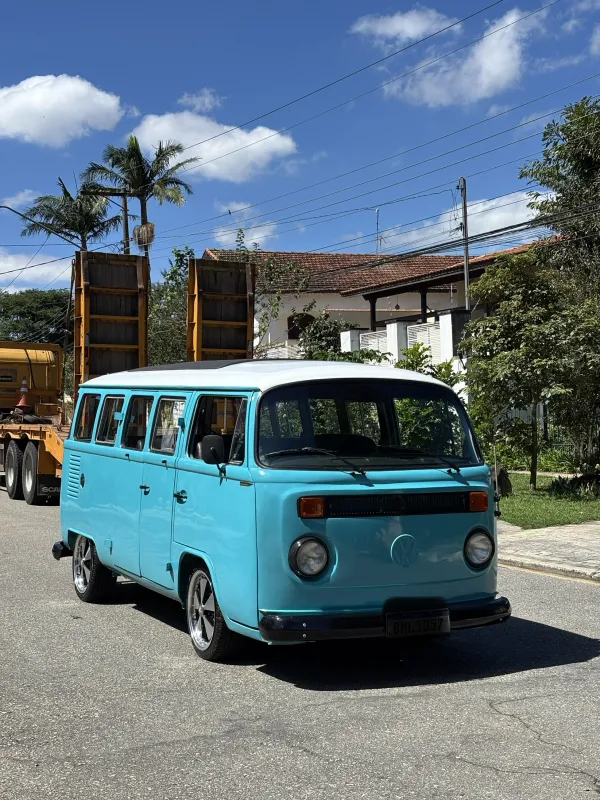 Kombi - Foto #3 do anúncio à venda de Carro clássico